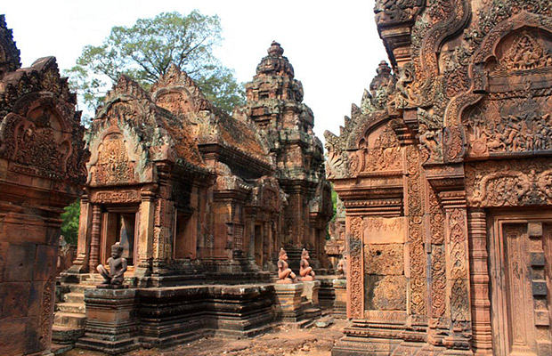 Explore Banteay Srei Day Trip Tour