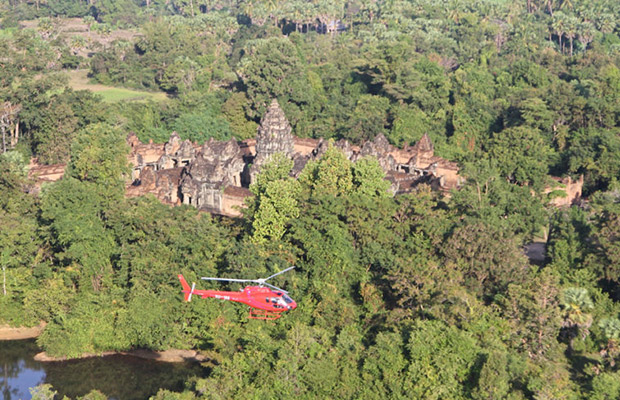 Helicopter Tour at Angkor Wat Temples and Khmer Dinner