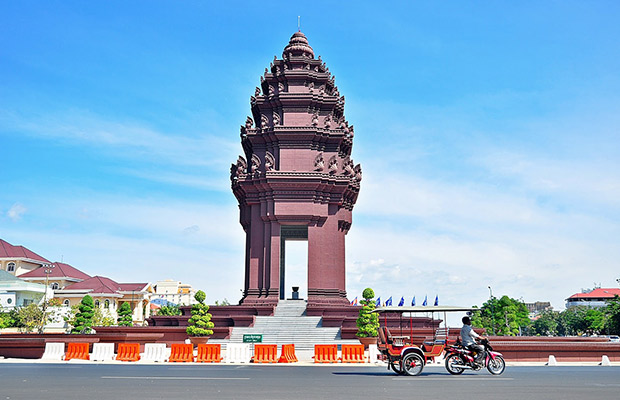 Discover Oudong Mountain and Phnom Penh City Tour