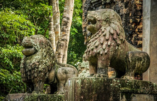Discover the Ancient Wonders of Kampong Thom from Siem Reap