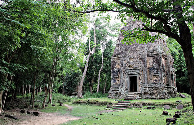 Discover the Ancient Wonders of Kampong Thom from Siem Reap