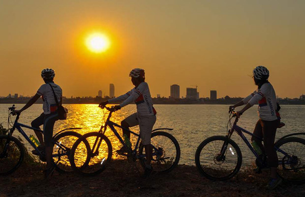 Half-Day: Phnom Penh Bike Tour at Silk Islands