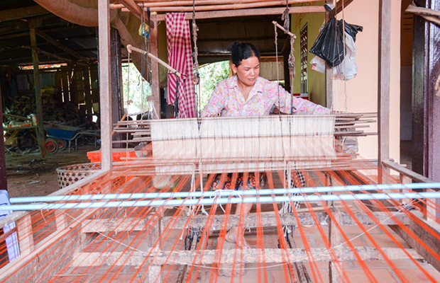 Half-Day: Phnom Penh Bike Tour at Silk Islands