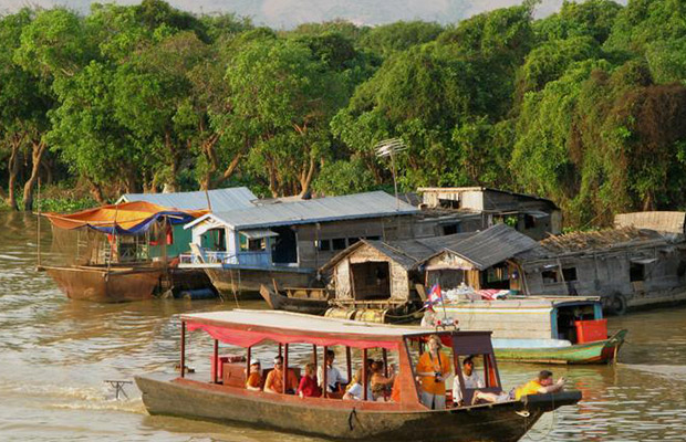 Kompong Khleang Floating Village Tour