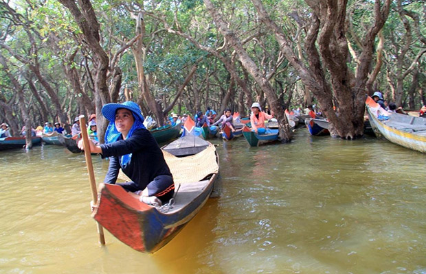 Siem Reap: Kampong Phluk Floating Village Sunset Tour with Boat