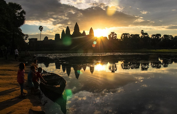 Angkor Wat Temple Sunrise Tour