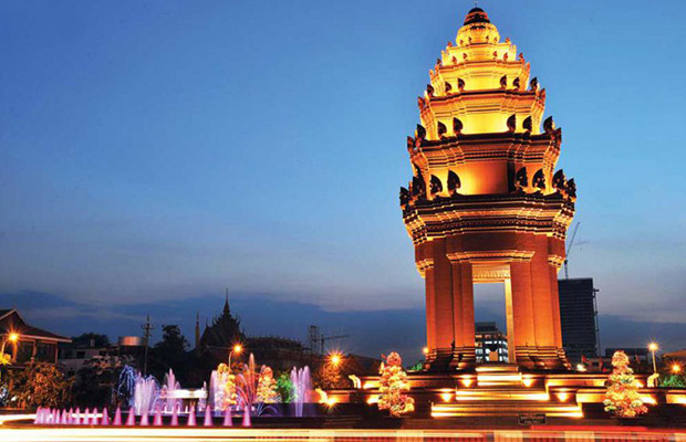 Beautiful Phnom Penh Private City Tour