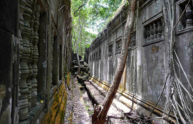 Beng Mealea Motorbike Discovery