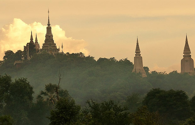 Discover Oudong Mountain and Phnom Penh City Tour