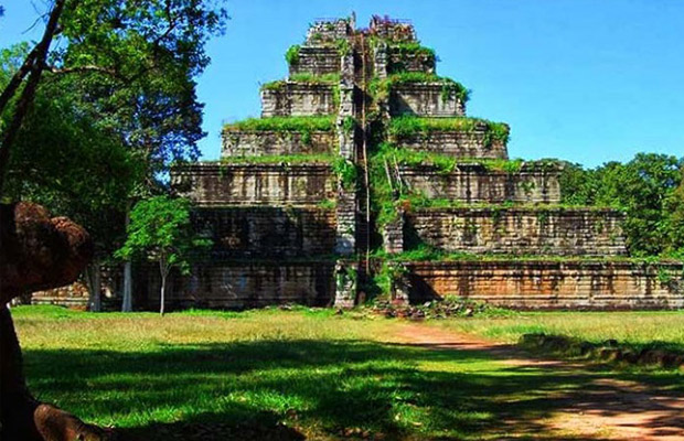 Foof of Phnom Tbeng Wat Bak Kam