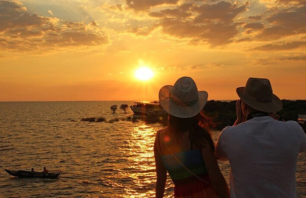 Siem Reap: Kampong Phluk Floating Village Sunset Tour with Boat