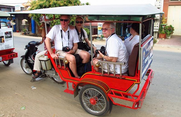 Tuk Tuk Tour to See Mekong Dolphins and Countryside